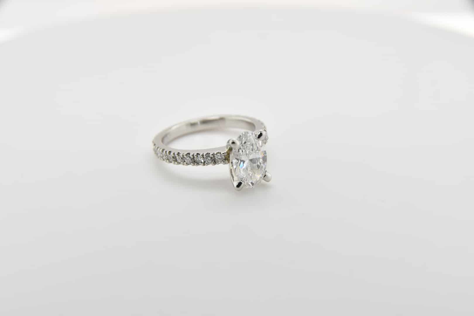 How do you spell Jewellery in Australia? Is it jewelry?
