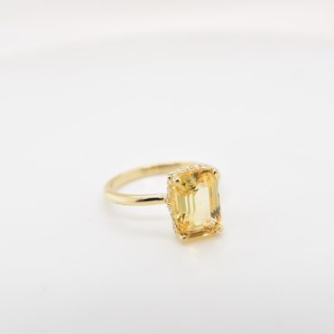 Yellow Gold, radiant cut, rectangle diamond sapphire