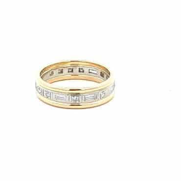 Yellow gold wedding ring, custom made, inbezel, diamonds