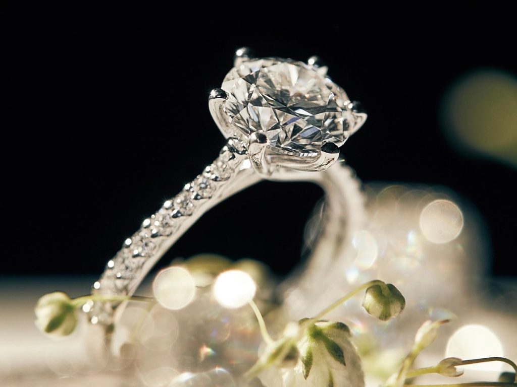 engagement ring, should you buy it online ?