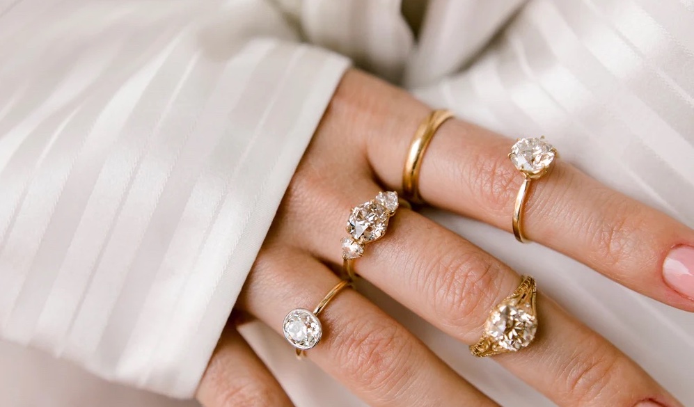 ring re-sizing, engagement rings, wedding bands, dress rings, gemstones