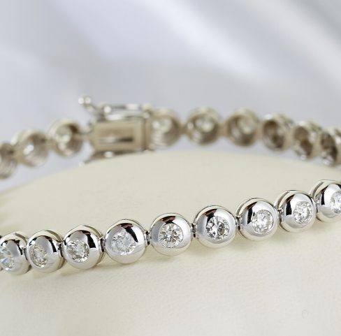 White gold and diamond bracelet